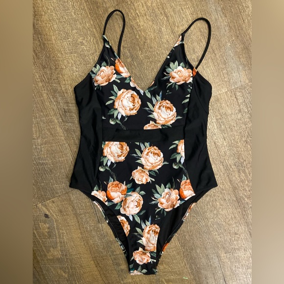 Cupshe one piece swimsuit black orange rose floral NWT & liner Size Medium M - Picture 2 of 6